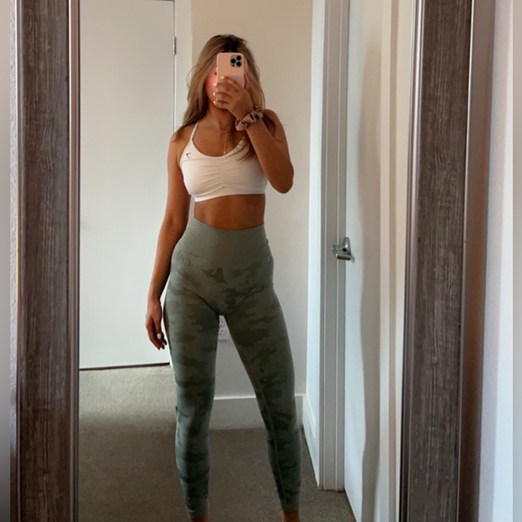 GREEN CAMO GYMSHARK LEGGINGS - Picture 1 of 5